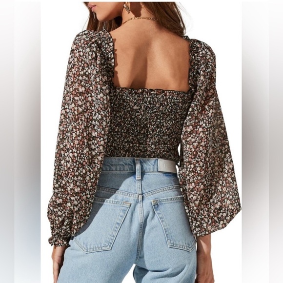 ASTR THE LABEL 
Floral Ruched Sweetheart Neck Top  Sz Small - Picture 8 of 8